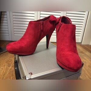 Absolutely beautiful red suede heels